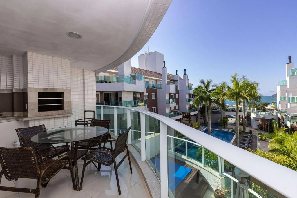 Boulevard Bombinhas 215-C - Sofisticado Apto 3 dorms 6 pessoas Condomínio de Luxo com Piscina Climatizada