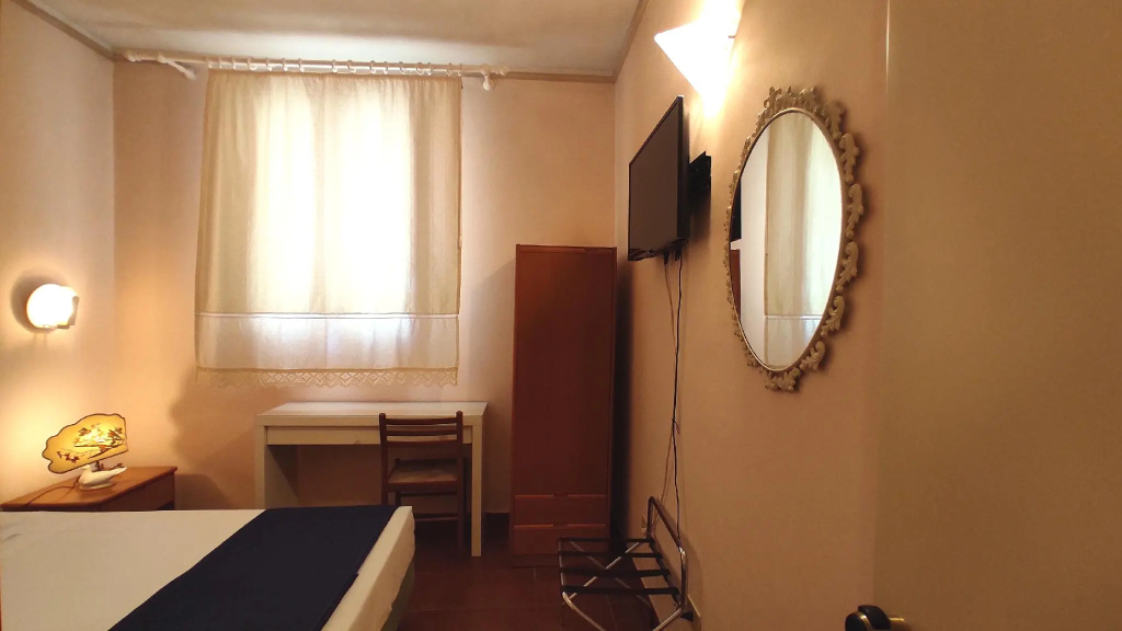 Economy room