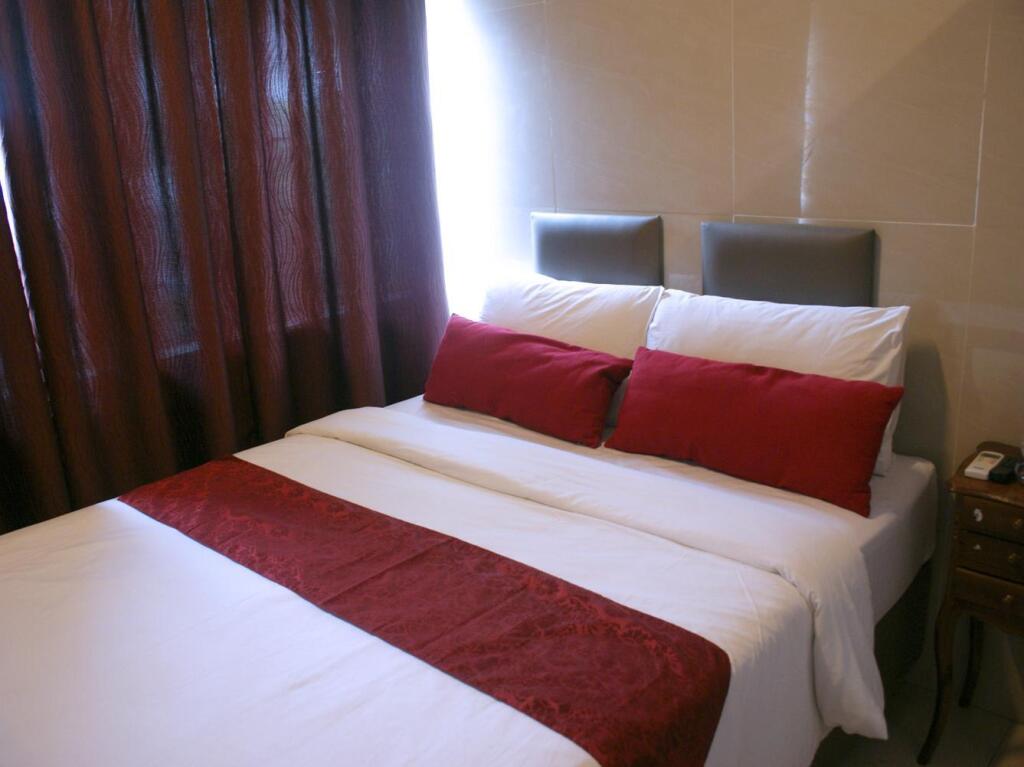 Aura Hotel