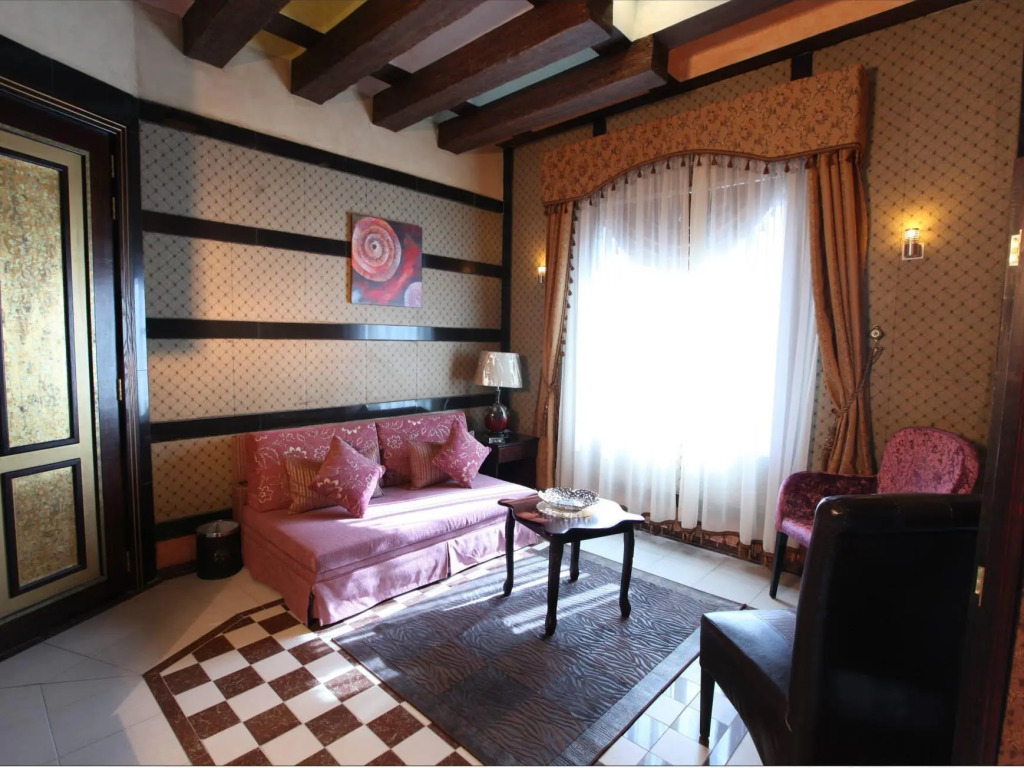 Roomi Suites Hotel - фото 3