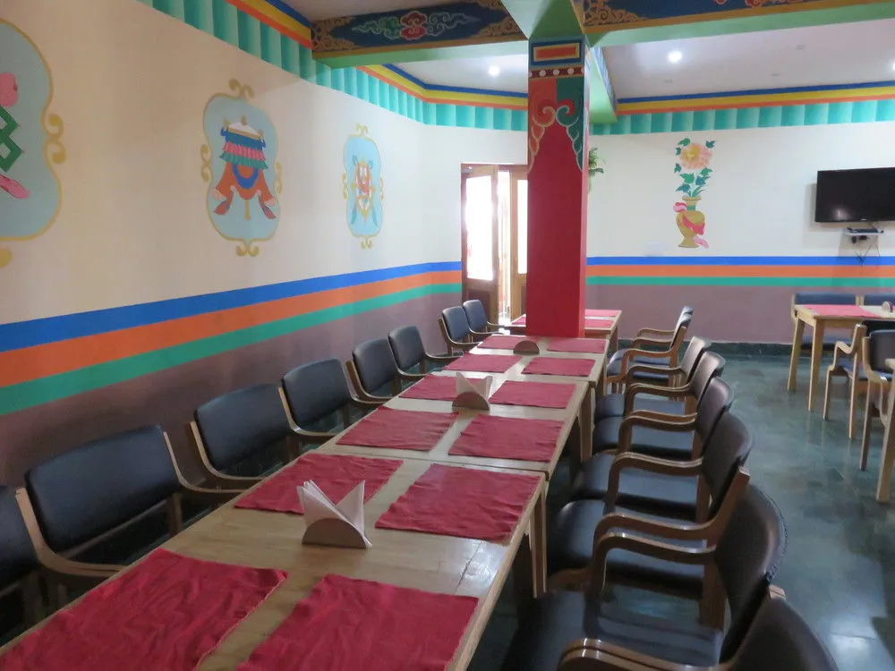The Auspicious Hotel - Général