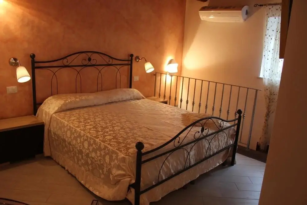 Economy room