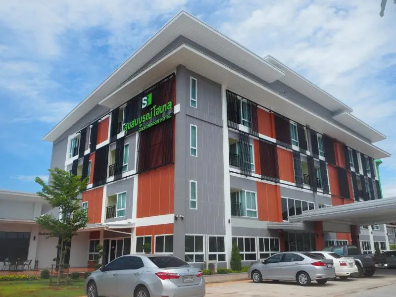 Suksomboon Hotel - Chambres