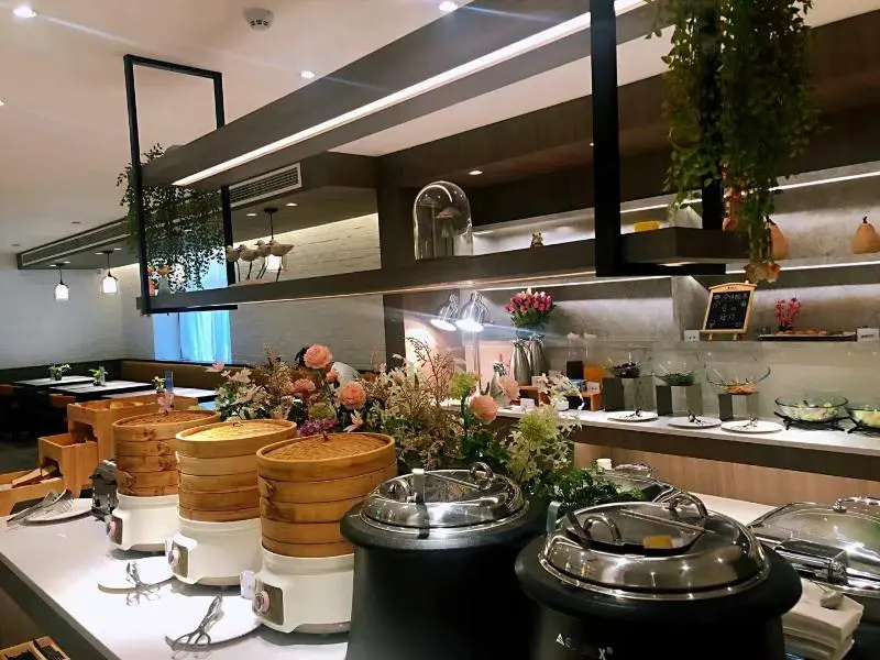 Food & Beverage