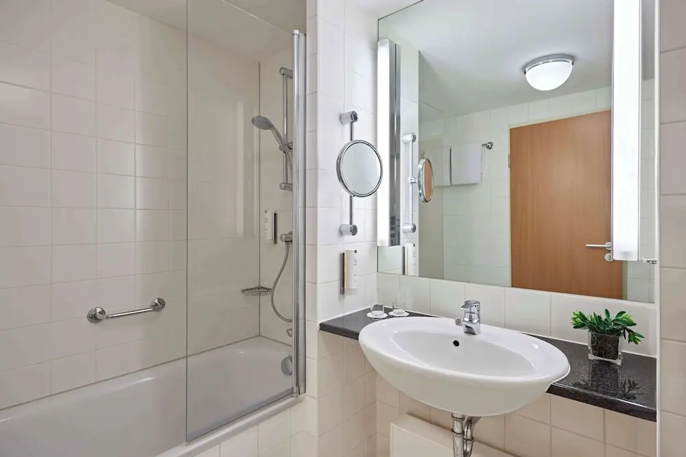 Lindner Hotel Cologne Am Dom, part of JdV by Hyatt - Chambres