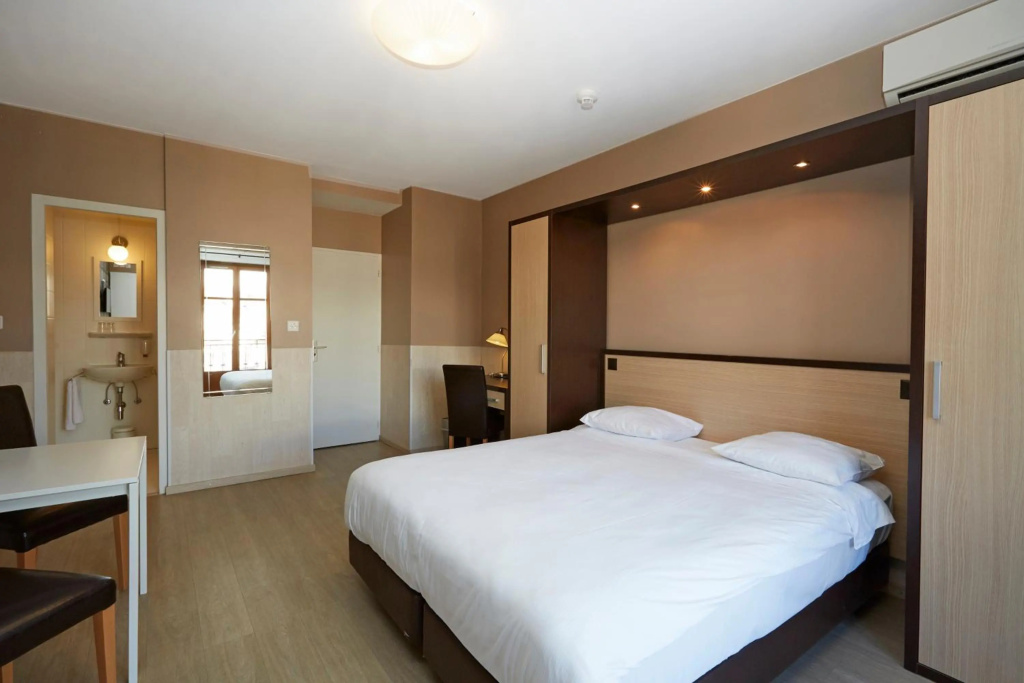 Hotel Central — 4