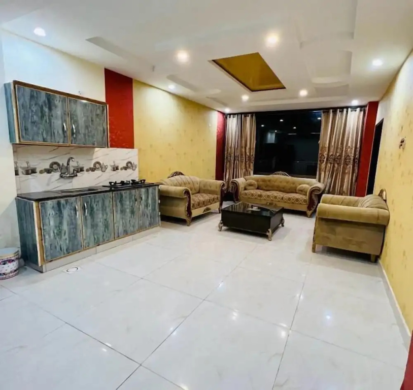 Lobby & Reception