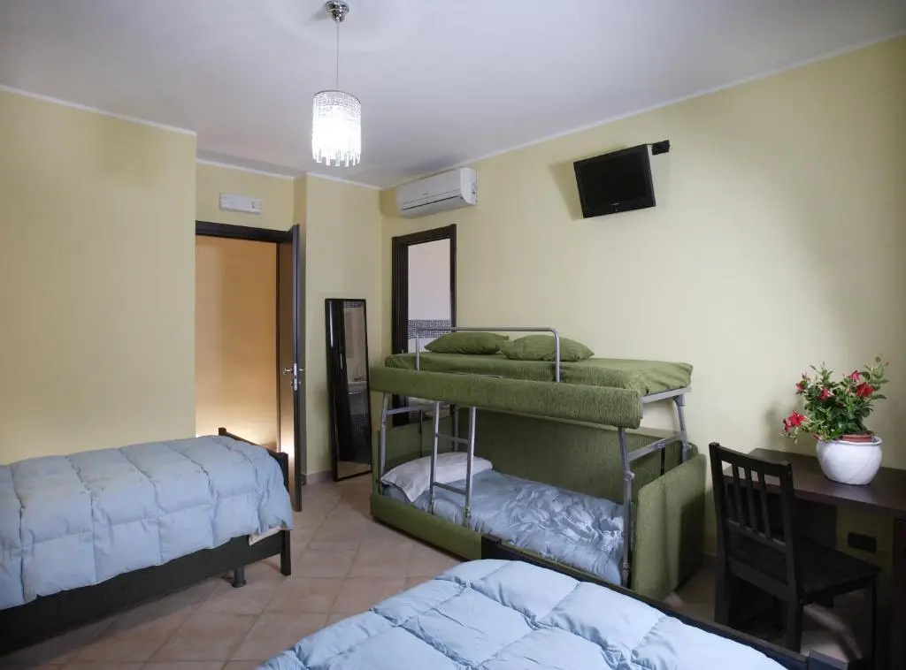 Standard Double room with garden view (full double bed)