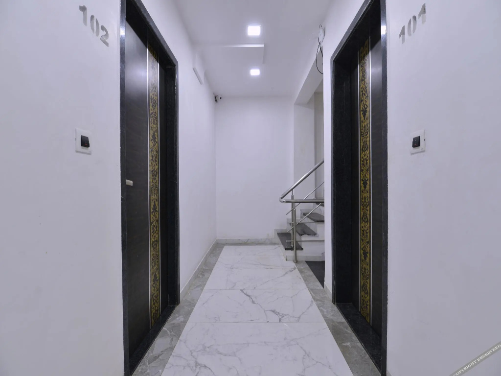Lobby & Reception