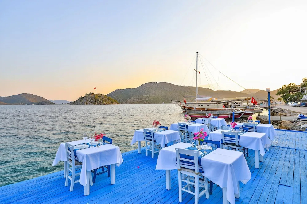 Beach & Waterfront