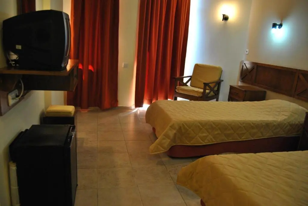 Double room (full double bed)