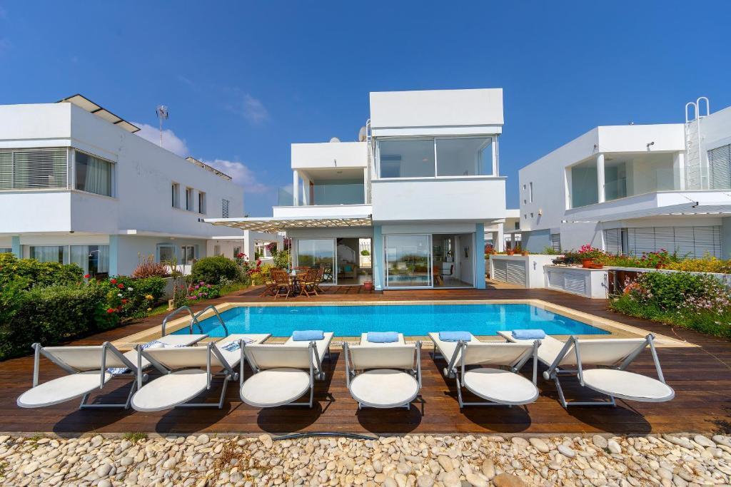 Отель Protaras Beachfront Villa Alia в Протарасе