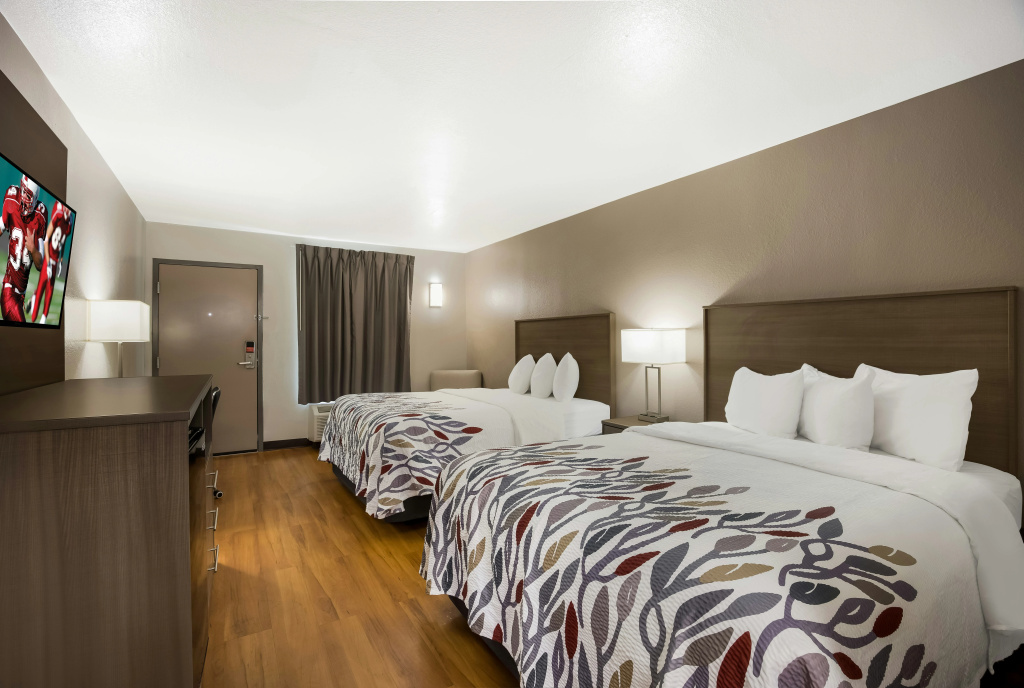 Red Roof Inn & Suites Thomasville — 3