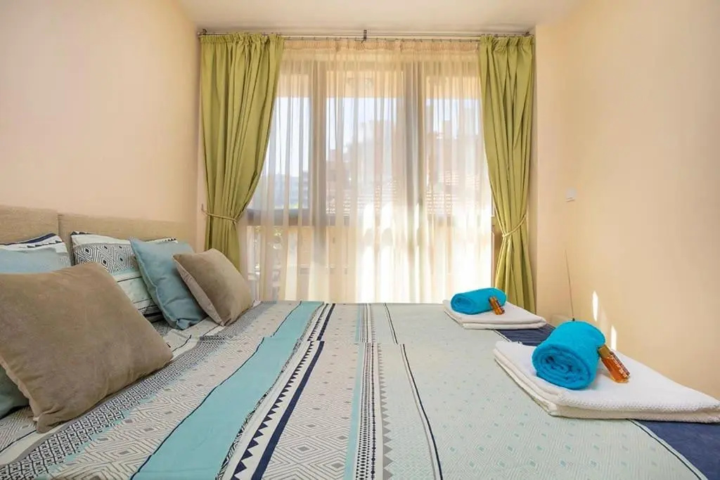Brand new Central apartment, 10 minutes to Center