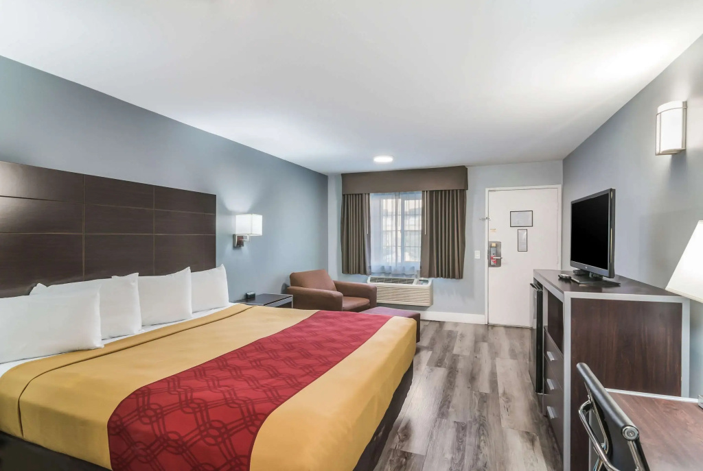 Standard Double room (full double bed)