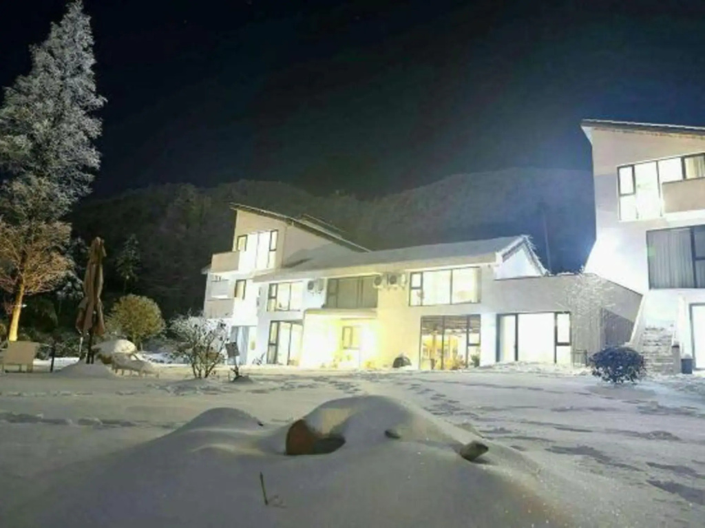 Yueguo Shanqiu Hostel