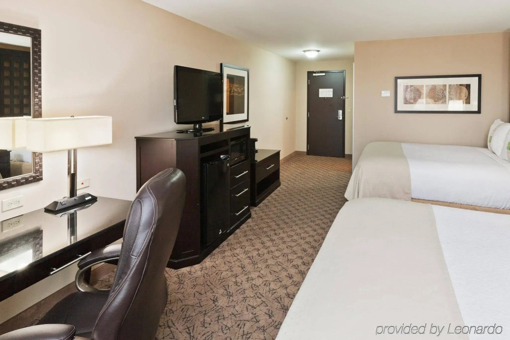 Holiday Inn Hotel & Suites Tulsa South by IHG - Général