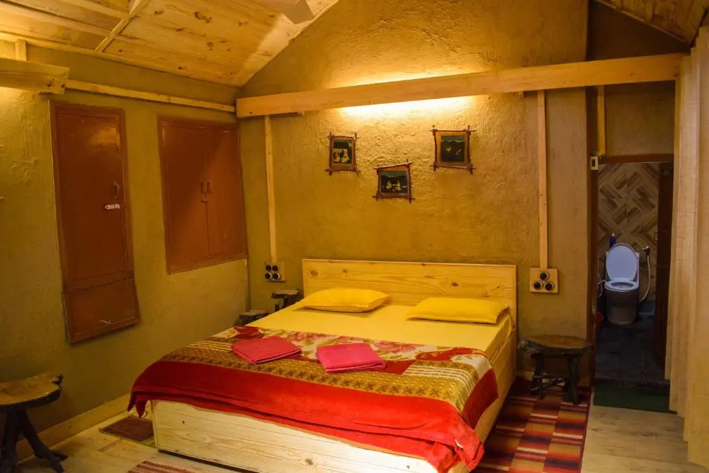 Standard Double room (full double bed)