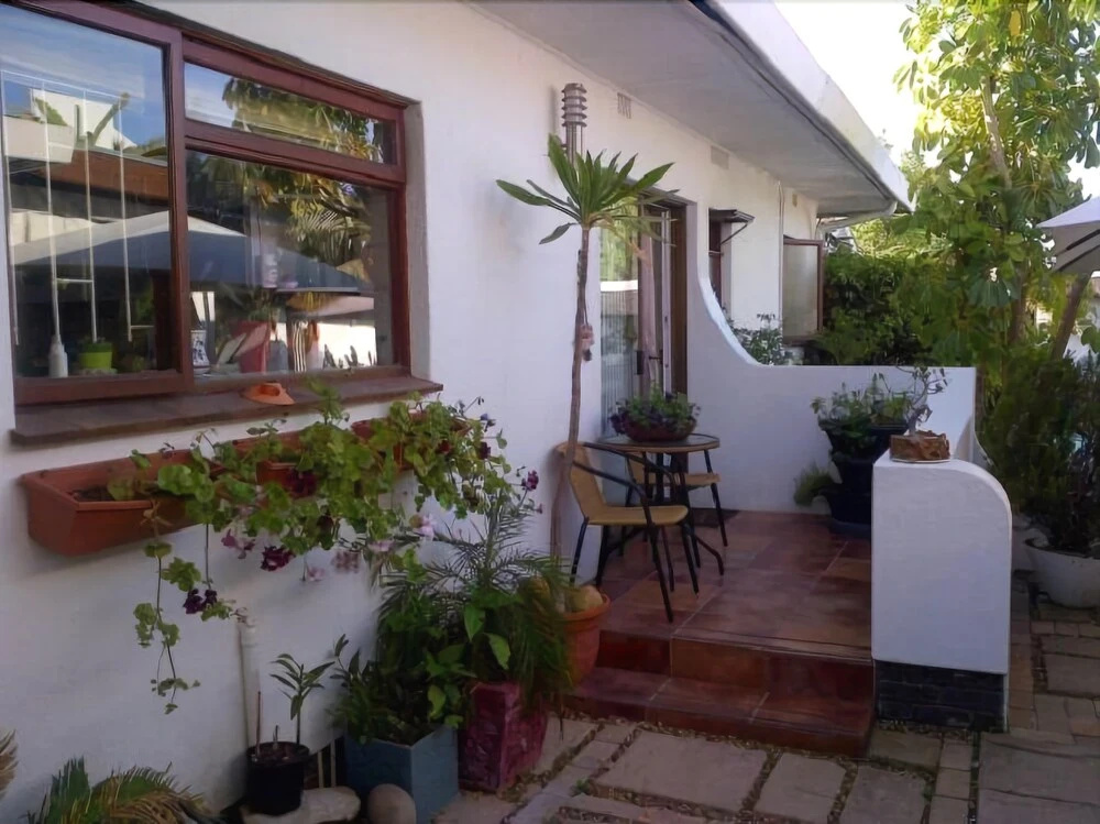 Pelican Place Guest Cottages