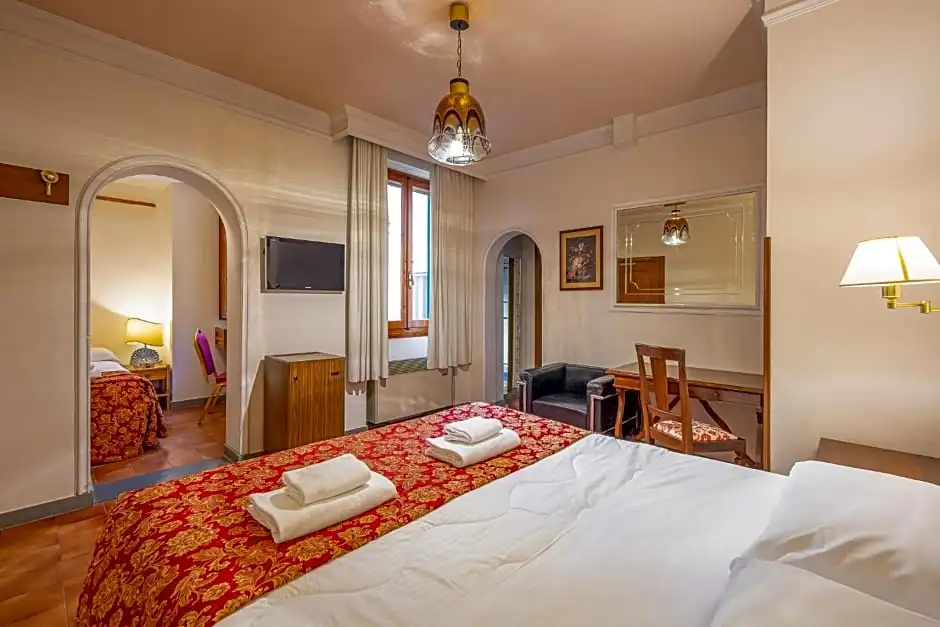 Standard Triple room