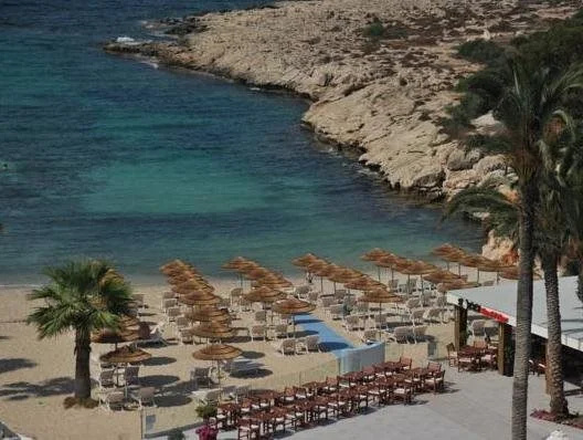 Beach & Waterfront