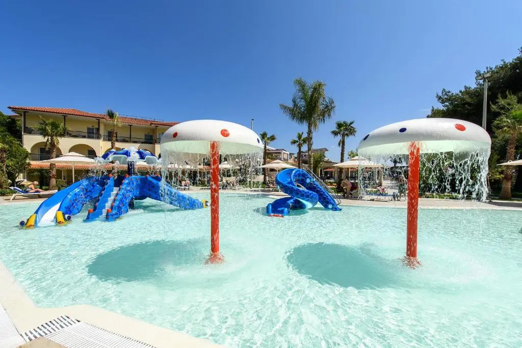 Portes Beach Hotel - 4