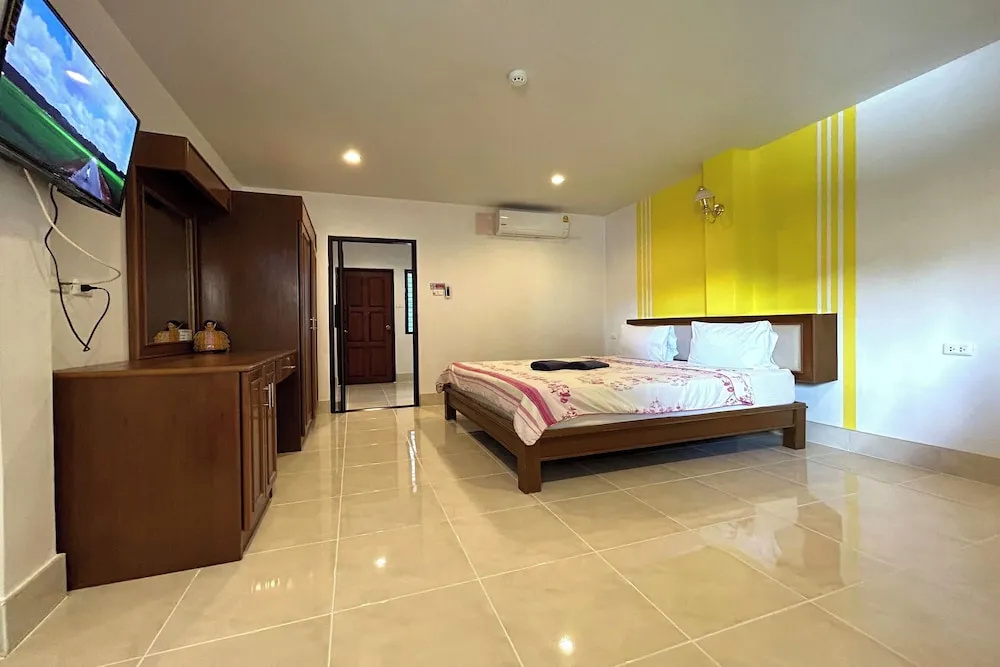 Standard Double room with balcony (full double bed)