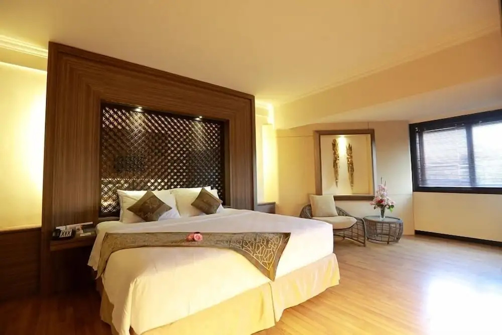 Suite with balcony