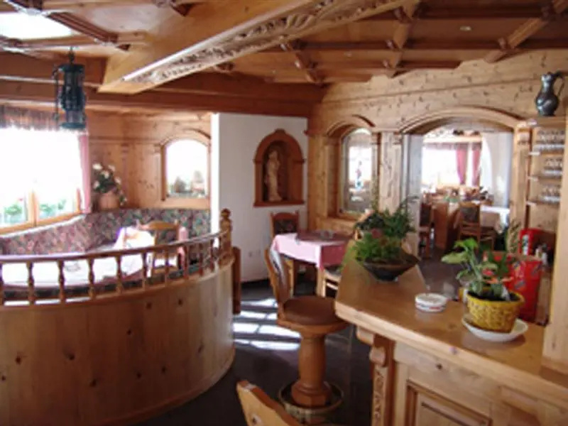 gallery_image_hidden_14