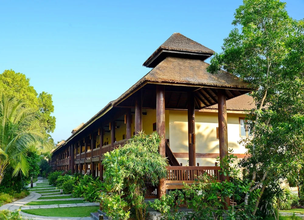 One Myanmar Resort Ngwe Saung