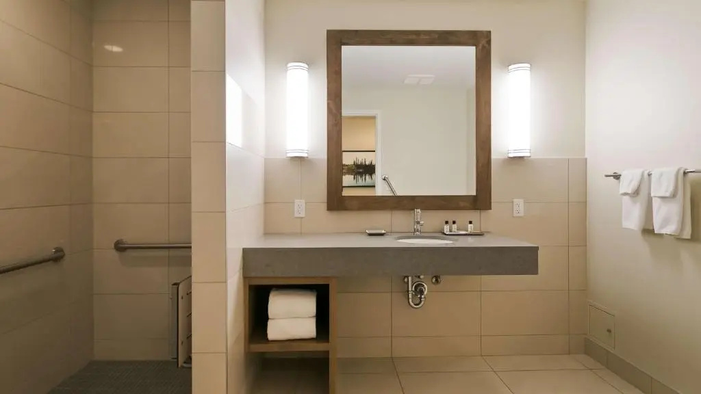 Best Western Plus Sawridge Suites - Chambres