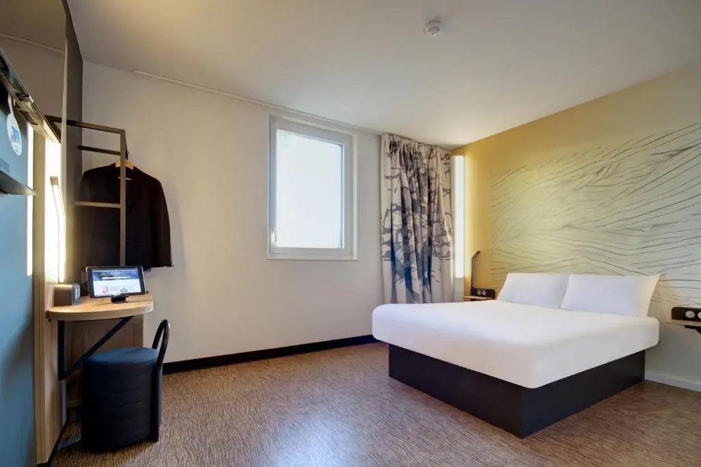 Standard Double room (full double bed)
