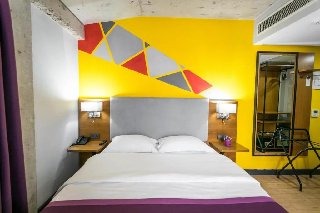 Economy room