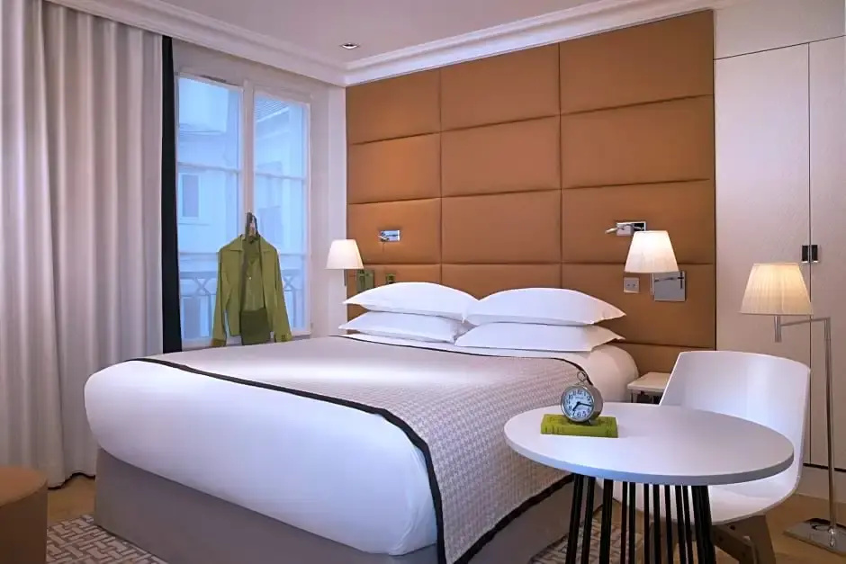 Hotel R de Paris 53