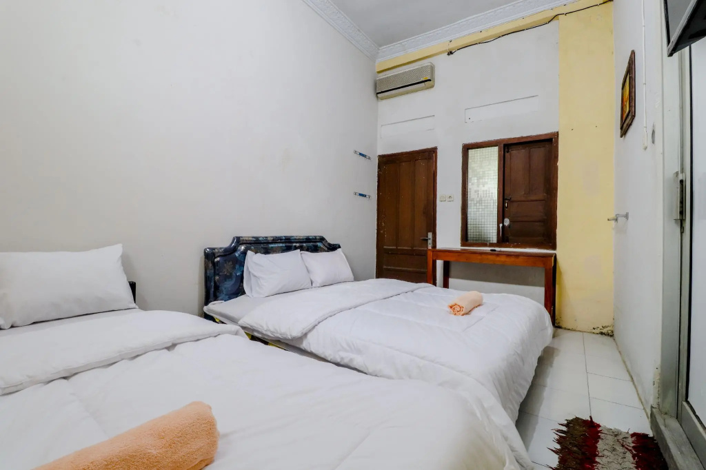 Deluxe Double room (full double bed)