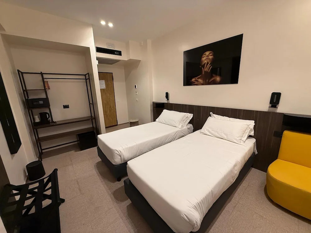 Standard Double room (twin beds)