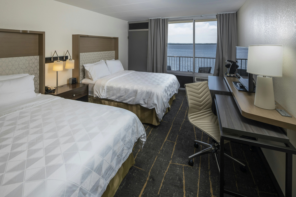 Holiday Inn Detroit Lakes - Lakefront by IHG - Général