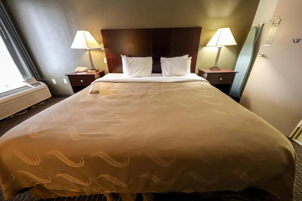 Double Suite (full double bed)