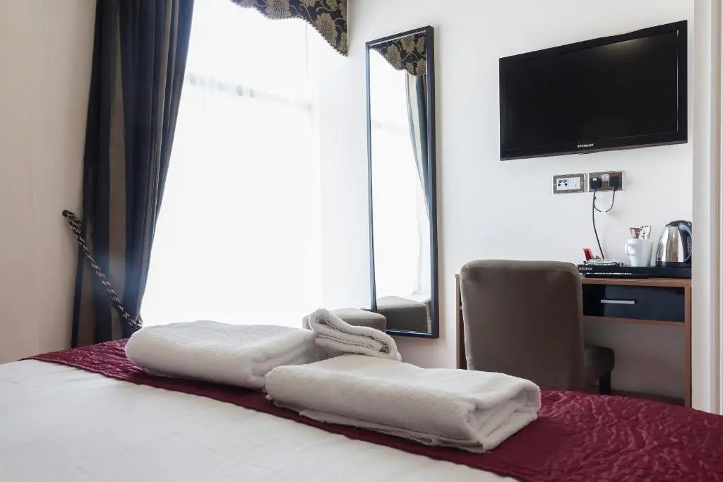 The Clarendon Royal Hotel - Chambres