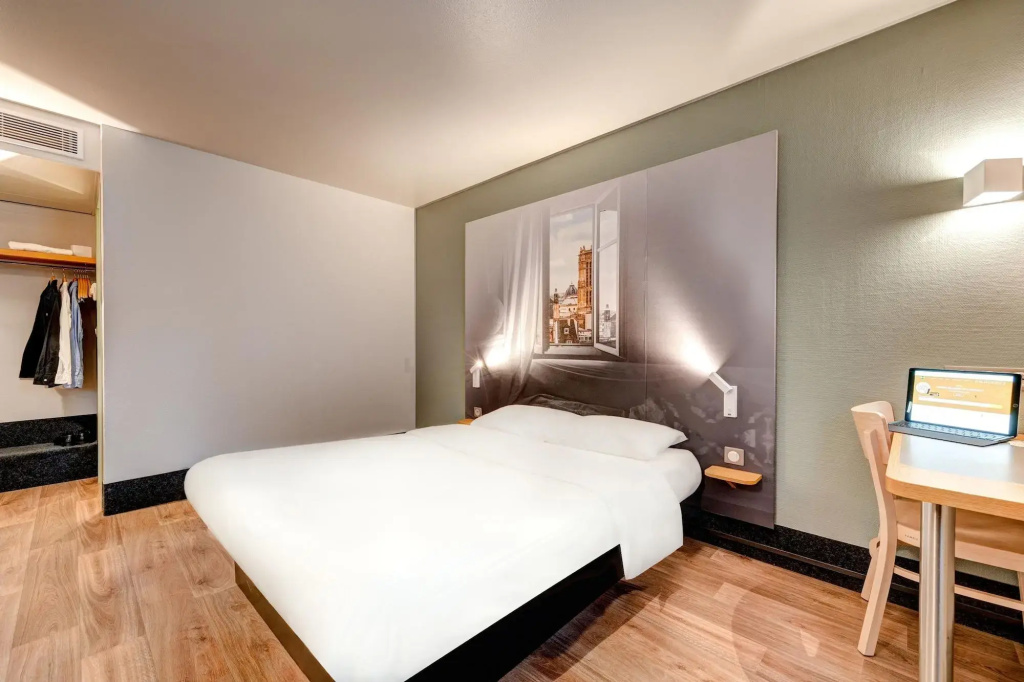 Voir la photo 3 — B&B Hotel Louveciennes