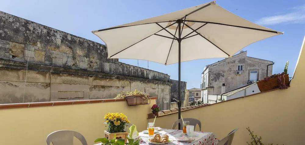 Salomone Apartment 15 With Terrace by Wonderful Italy