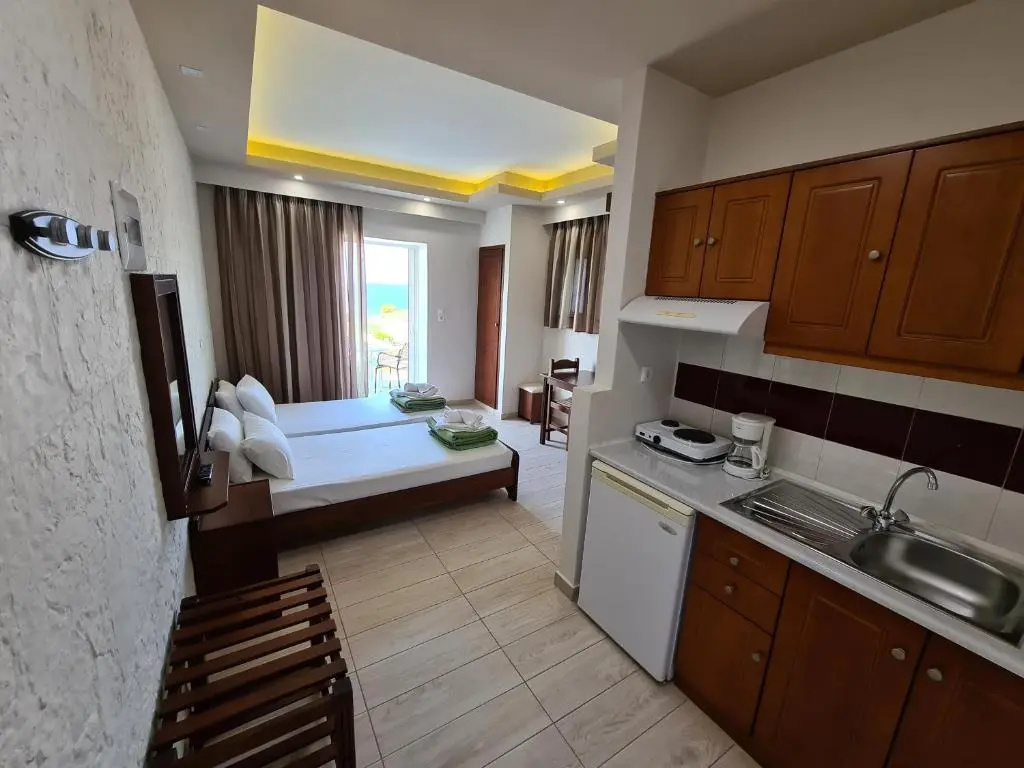Standard Double room with sea view (full double bed)
