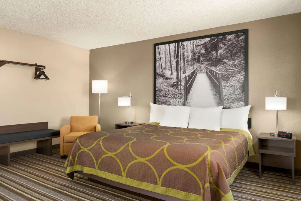Double Suite (full double bed)