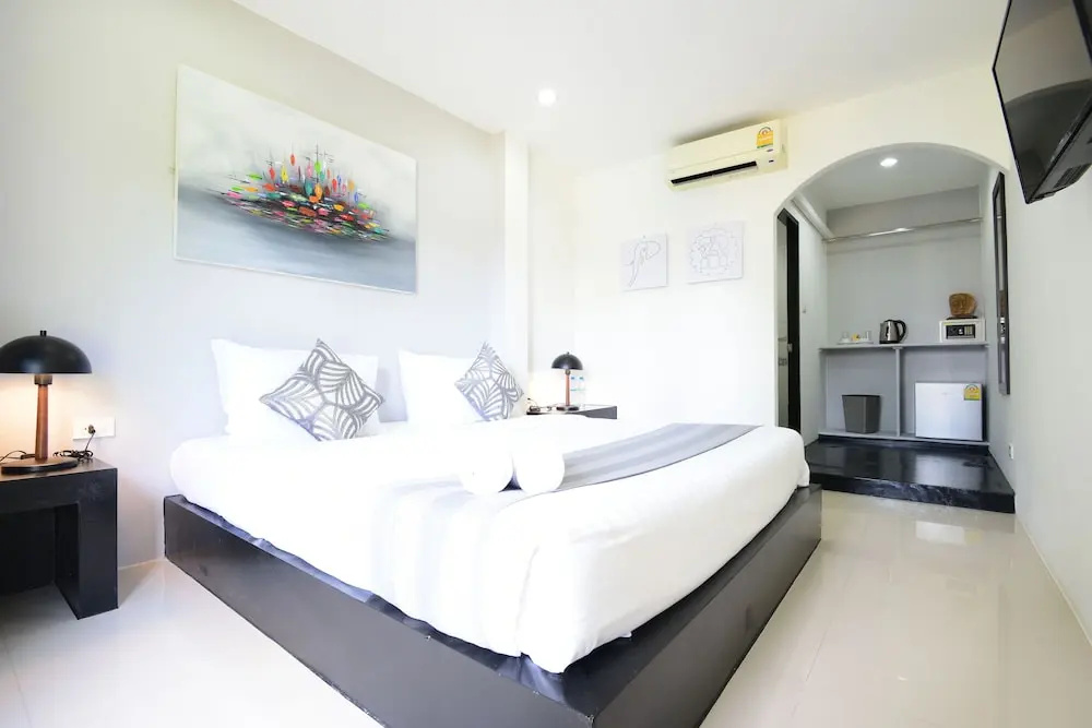 Comfort Double room with balcony and with pool view (full double bed)