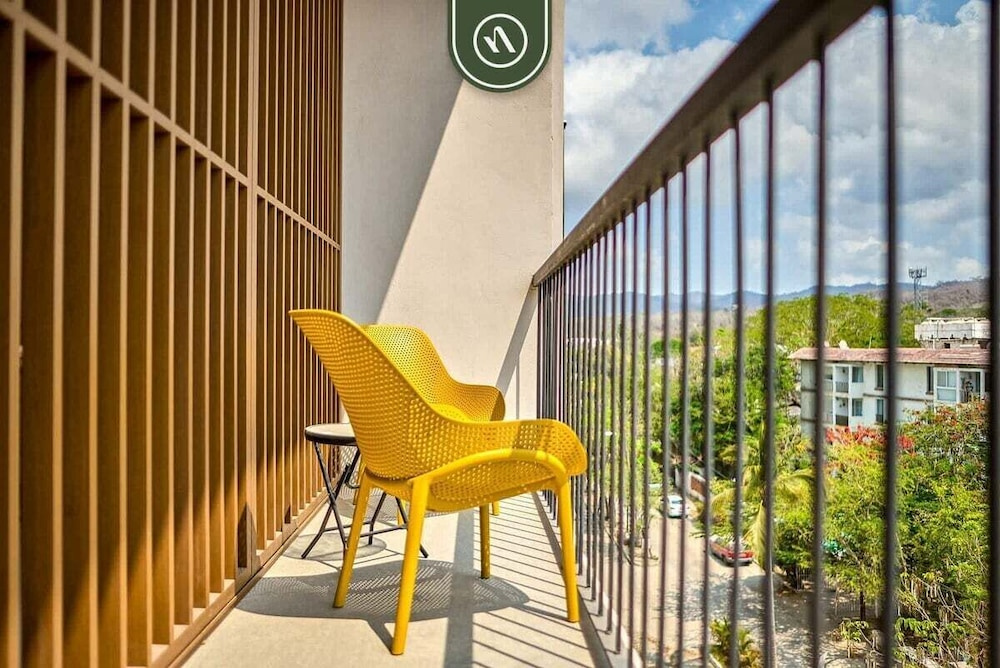 Brand New Studio - 2 Min to Beach - Rooftop Pool
