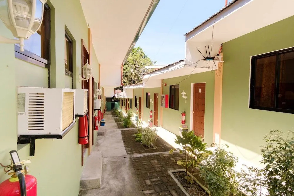 RedDoorz @ Governors Drive Coron