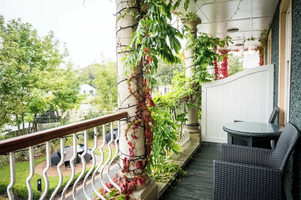 Balcony & Terrace