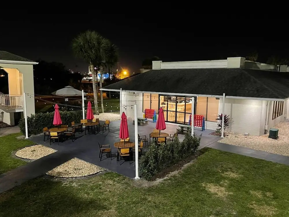 Cozy Hotel With Super Location Near Disney