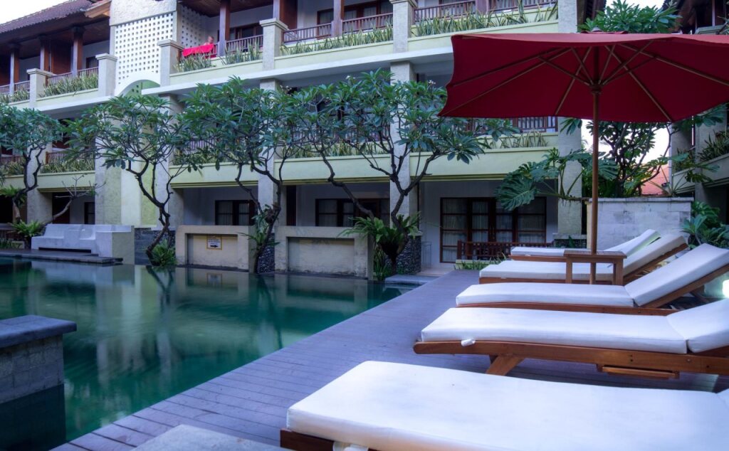 Fourteen Roses Beach Hotel