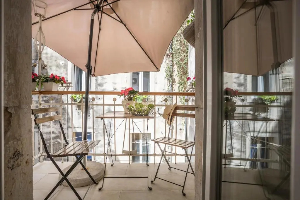Standard Double room with balcony (full double bed)